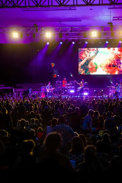 Crowds at the Bowl